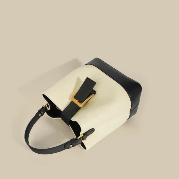 2023 New Large Capacity Soft Cowhide Bucket Bag Fashionable and Versatile Commuter Shoudler Bag Advanced Feeling Handbag