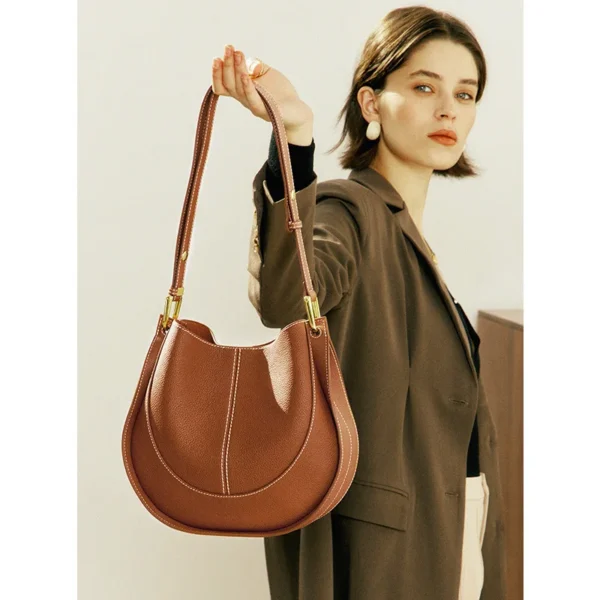 2023 Women Cowhide Saddle Bag Fashion Ladies Shoulder Bag Simple Leather Shoulder Crossbody Bag for Women