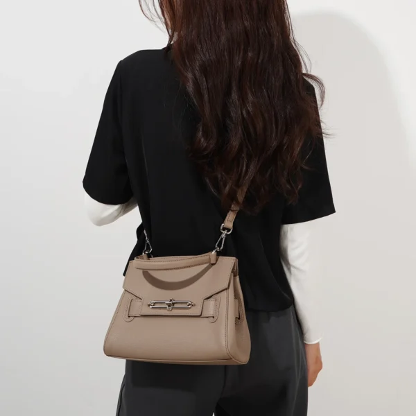 Fashion Large Capacity Casual Handbag Women Shoulder Bag High Quality Casual Tote Female Popular Commuter Crossbody Bag